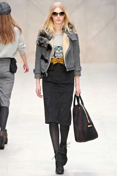 Look 18